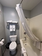 AmericInn by Wyndham Glendale/Milwaukee