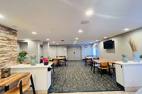 AmericInn by Wyndham Glendale/Milwaukee