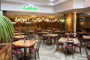 The Palace of the Lost City at Sun City Resort