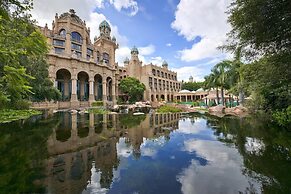 The Palace of the Lost City at Sun City Resort