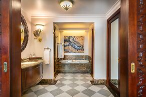 The Palace of the Lost City at Sun City Resort