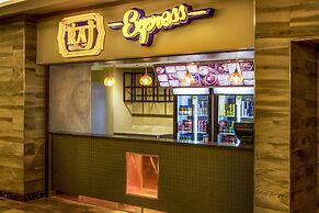 The Palace of the Lost City at Sun City Resort