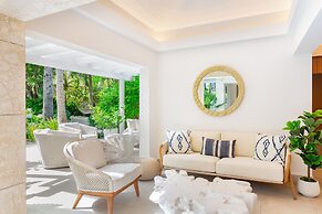 The Sands at Grace Bay