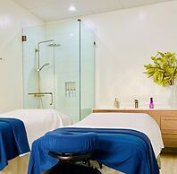 The Sands at Grace Bay