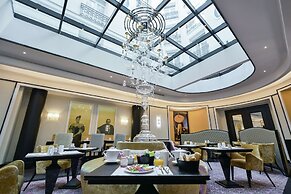 Maison Astor Paris, Curio Collection by Hilton
