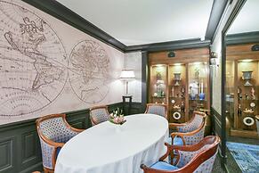 Maison Astor Paris, Curio Collection by Hilton