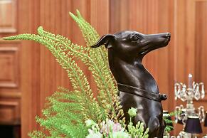 Maison Astor Paris, Curio Collection by Hilton