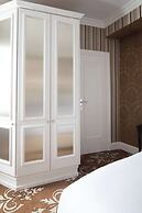 Maison Astor Paris, Curio Collection by Hilton