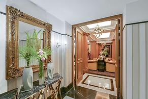 Maison Astor Paris, Curio Collection by Hilton