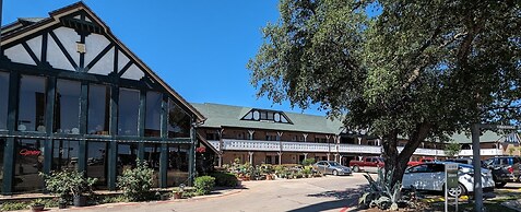 Edelweiss Inn And Suites