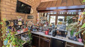 Edelweiss Inn And Suites