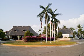 Qualton Club Ixtapa - All Inclusive