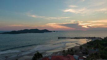 Qualton Club Ixtapa - All Inclusive