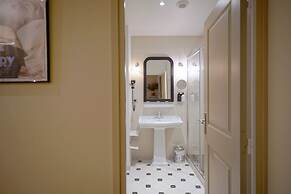 Hotel Litteraire Gustave Flaubert, Signature Collection