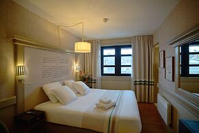 Hotel Litteraire Gustave Flaubert, Signature Collection