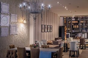 Hotel Litteraire Gustave Flaubert, Signature Collection