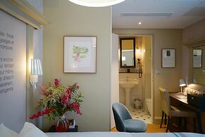 Hotel Litteraire Gustave Flaubert, Signature Collection