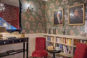 Hotel Litteraire Gustave Flaubert, Signature Collection