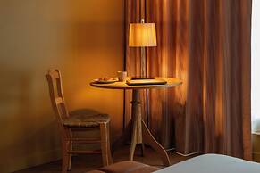 9Hotel Chelton