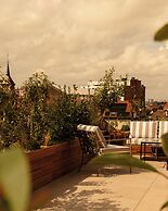 9Hotel Chelton