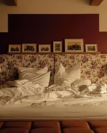 9Hotel Chelton