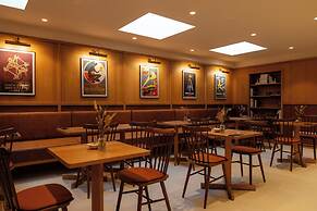 9Hotel Chelton