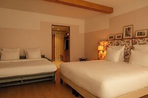 9Hotel Chelton