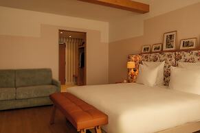9Hotel Chelton