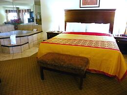 Royalton Inn & Suites