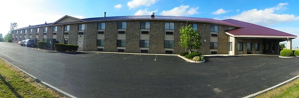 Royalton Inn & Suites