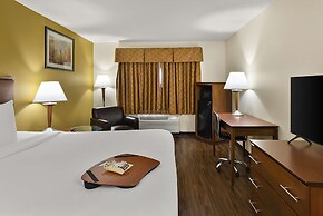 Best Western Lakewood Inn