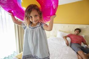 Coconut Waikiki Hotel