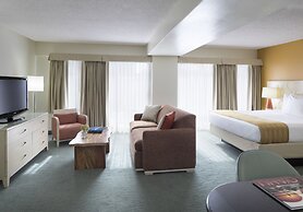 Coconut Waikiki Hotel