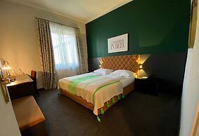 Villa Carlton - Adults Only