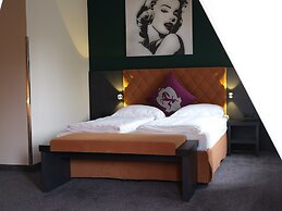 Villa Carlton - Adults Only