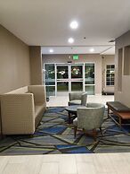 Holiday Inn Express & Suites Tulare by IHG
