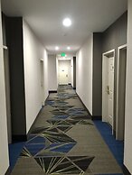 Holiday Inn Express & Suites Tulare by IHG