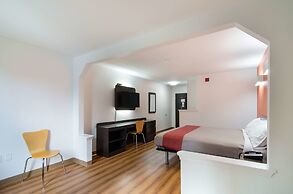 Motel 6 Moss Point, MS