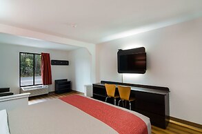 Motel 6 Moss Point, MS