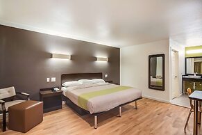 Studio 6 Huntsville, TX