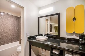 Studio 6 Huntsville, TX