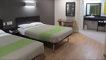 Studio 6 Huntsville, TX