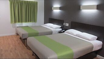 Studio 6 Huntsville, TX