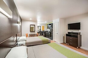 Studio 6 Huntsville, TX