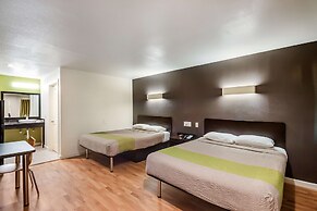 Studio 6 Huntsville, TX