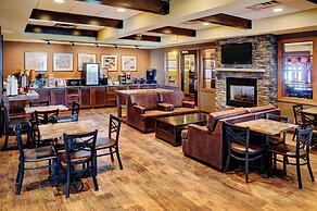 Lakeview Inns & Suites Fort Saskatchewan