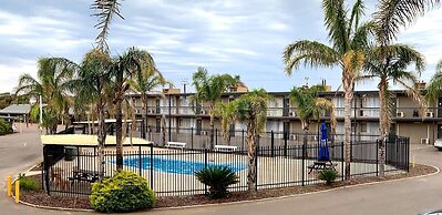 Westland Hotel Motel