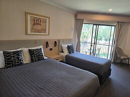 Charbonnier Motor Inn