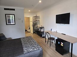 Charbonnier Motor Inn