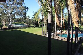 Charbonnier Motor Inn